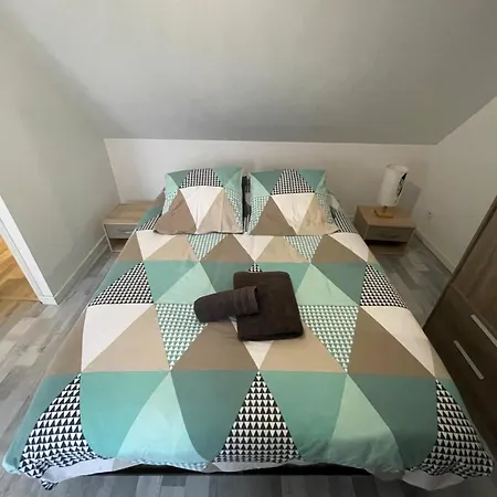 Duchenois Apartman *